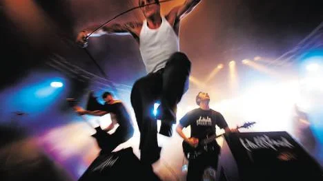 Raised Fist befinner sig just nu på turné i Australien.