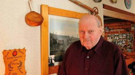 I bakgrunden björnspjutet somBengt Nilsson förärades  med efter 25 Vargrännalopp.