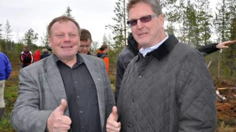 Bengt Niska och Karl-Axel Waplan gjorde tummen redan i maj månad när Gränsälvskommissionen var och inspekterade Tapulivuomamyren.