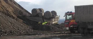 Truck välte på LKAB - 38-årig förare svårt skadad