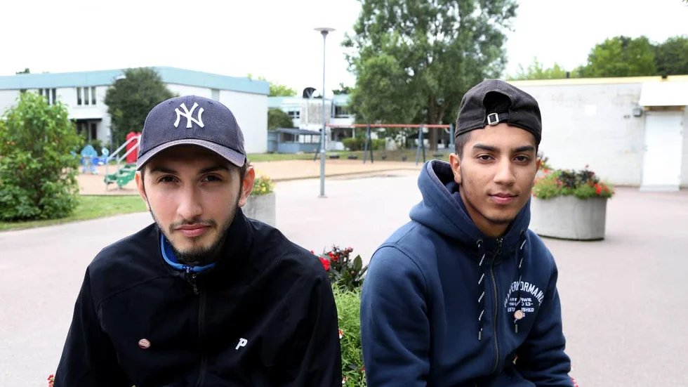 Muki Miftar och Elvedin Emini har inga kontakter men vill gärna jobba.