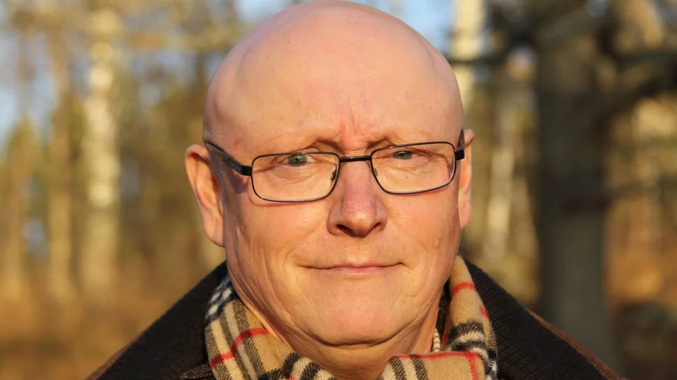 Inget val. Kommunalrådet Magnus Hesse (M) menar att kommunen inte kan göra annat än stötta ÅFF. Annars riskeras gymnasieskolan och arenabolaget som äger Kopparvallen.