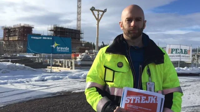 OMBUDSMAN. Claes Danell kommer till stadshusbygger på tisdagsförmiddagen för att informera de som inte tagits ut i strejk om vad som nu gäller.