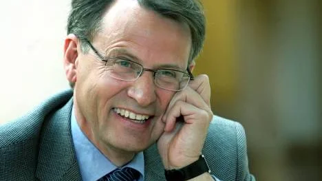 Förre S-ministern, numera Folksam-direktören, Anders Sundström har miljoner skäl att le. Under 2007 tjänade han 5,4 miljoner kronor. Dessutom fick ihop 287 000 kronor  i inkomst av kapital. FOTO: Kurt Engström