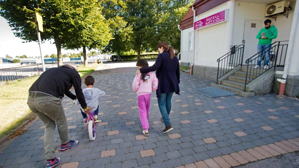Långt från kriget. Den palestinska familjen från Syrien hoppas på ett nytt liv i Sverige. Amjad och Nour och barnen Mohamad, 6 år, och Saly, 9 år.