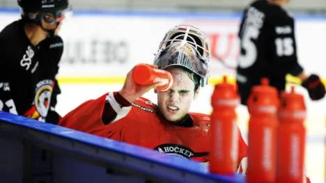 Luleå Hockeys målvakt Johan Gustafsson hyllas dagen efter skrällmatchen i Tre Kronor.