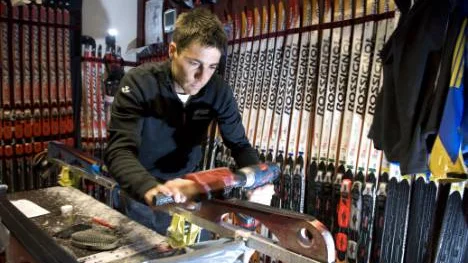 Under press. Johan Wåhlström från Boden leder förbundets vallaprojekt med sikte på OS i Sotji.                                       "Blir det pannkaka där borta lär man knappast ha jobbet kvar", säger Wåhlström.