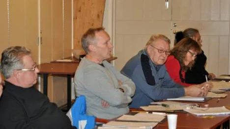 Thore Kostenniemi och Leif Gramner var frän i kritiken om bristande demokrati.