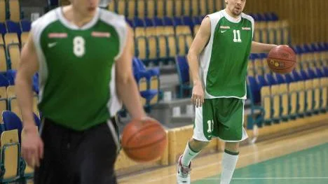 Jim Enbom och Håkan Larsson ska än en gång leda Plannja i ett SM-slutspel. Båda                     drömmer de om en ny SM-final i vår, och kanske även ett nytt guld.