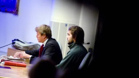 Den morddömde Martin  Hensvold med sin advokat Thomas Bodström. FOTO: Pär Bäckström