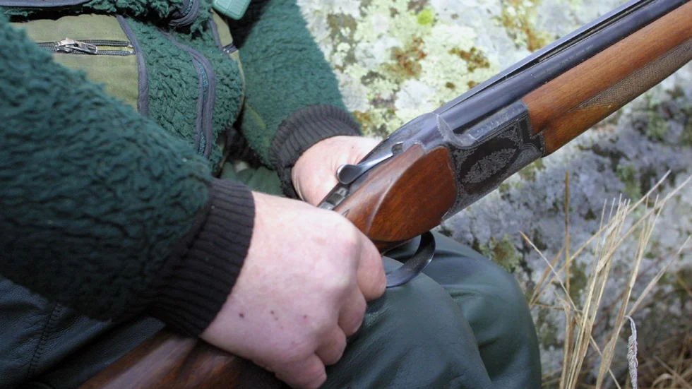 Juridiskt finns det inga hinder mot att förbjuda all jakt i naturreservatet Florarna. Men frågan är komplex, enligt länsstyrelsen.