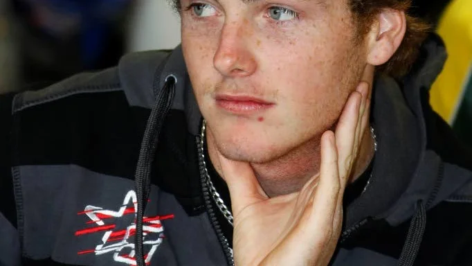 TÄNKER KÖRA. Darcy Ward planerar att genomföra säsongen med skadat korsband i knäet. Sedan blir det operation i höst, troligen hemma i Australien.