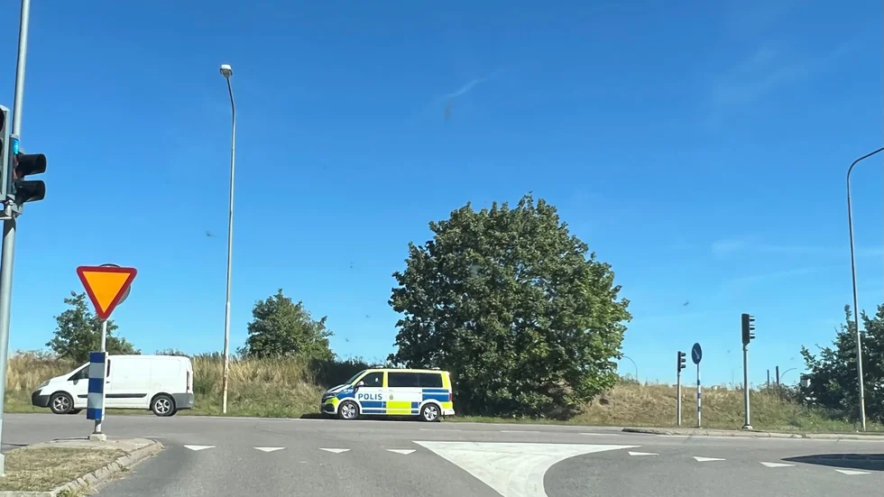 Polis på plats i Skäggetorp på torsdagen.
