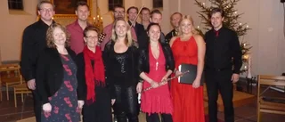 Glada folktoner i kyrkan