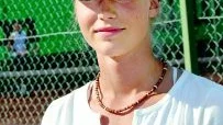 Målmedveten. Sofie Angner, 17, vann inte sin kvartsfinal i går, men har trots det en fin meritlista med SM- och DM-segrar. Hon tävlar för Kungliga Tennisklubben i Stockholm. Foto: Elin Lundholm