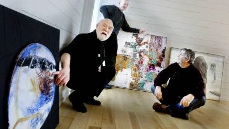 Remu Wilson, Åke Bergqvist och Shyqri Gjurkaj ställer ut på Västerviks museum. Foto: Lisa Olaison