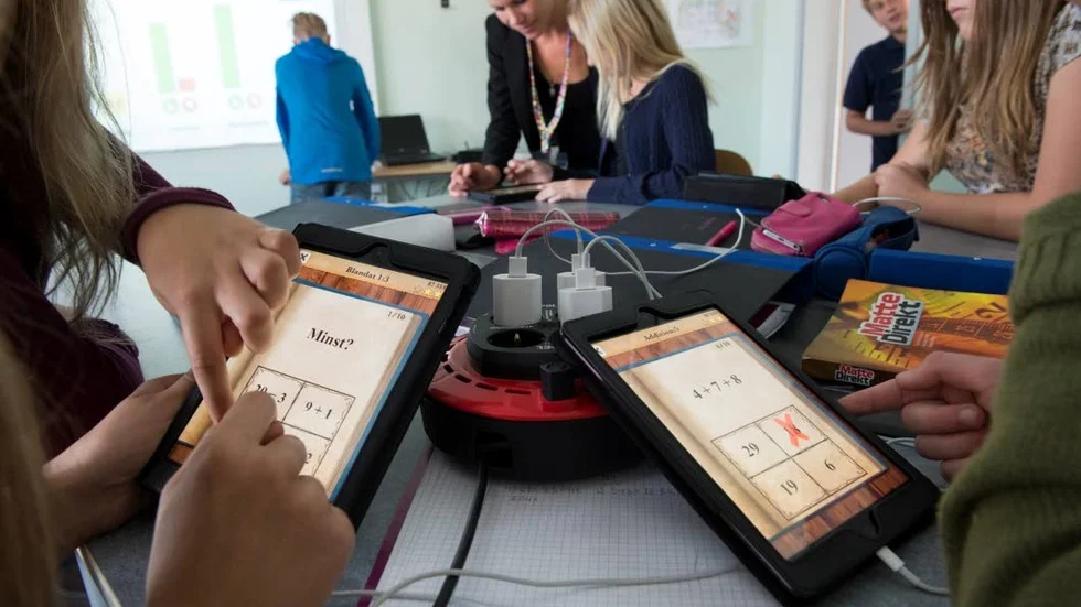 Elever borde få lära sig mer om privatekonomi i skolan, skriver Fredrik Backman.