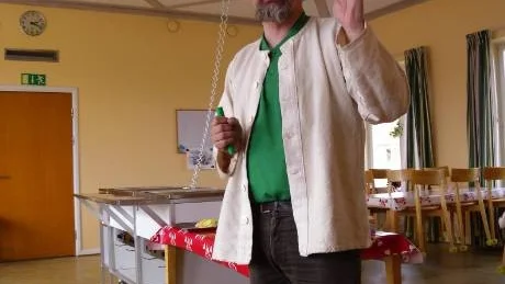 Peter Danielsson höll en mycket engagerad föreläsning om den tekniska utvecklingen i våra bygder.  Foto: Lena Pettersson
