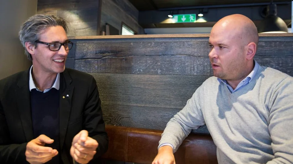 Vill satsa. Jörgen Andersson (M) och Jon Sjölander (M) tycker att minskningen av ROT-avdraget är en särskilt dålig idé. Flera hundra Västerviksbor kommer beröras efter nyår enligt duon.
