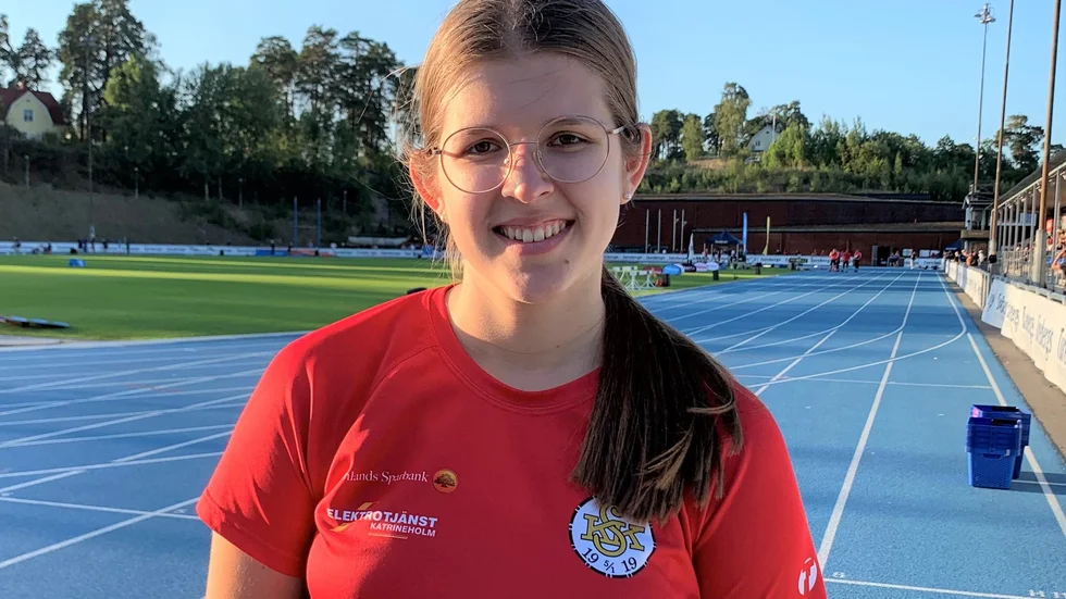 KSK:s Natalie Persson kastade nästan 34 meter i diskus på SM.