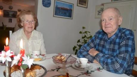 Sonja och Sture Pettersson, Änghult, Odensvi, har deltagit i Vuxenskolans studiecirklar under 49 år och vet att det är mer än själva studieämnena som är viktiga. Foto: Hans Brandin