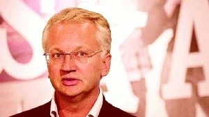 Tog Västervik som exempel. När den förre socialdemokratiske finansministern Pär Nuder framträdde vid Harvard Center for European Studies i USA i förra veckan berättade han att fackföreningarna snabbt accepterat nedläggningen av Electroluxfabriken i Västervik. I Frankrike hade det blivit politiska strejker, tror han. Arkivbild: Bertil Ericson/Scanpix