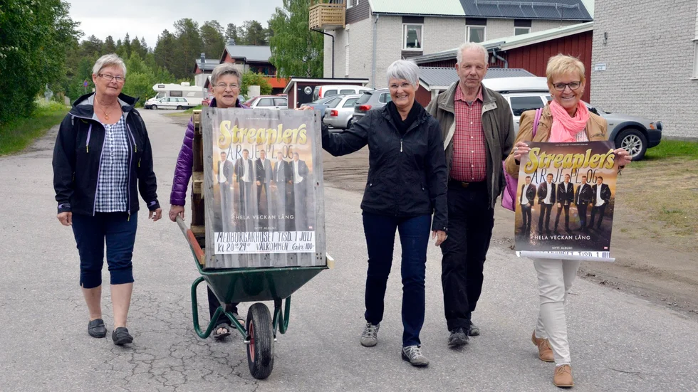 Motionsdansens vänner. Britt Wiklund, Karen Ingebrigtsen, Sonja Ruth, Georg Lestander och Carola Wiklund. Foto: Bertil Sundkvist