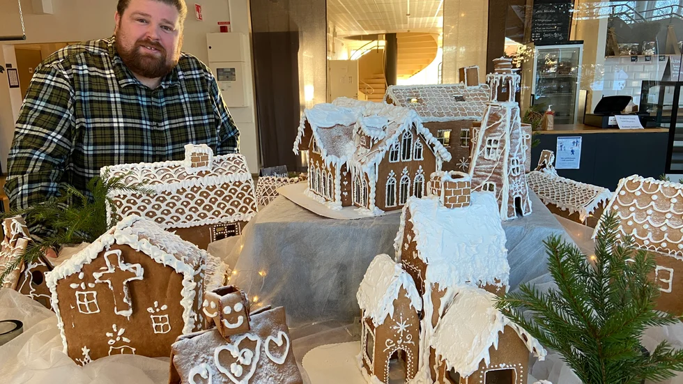 Konditor Mats Jensen vet hur man bygger ett pepparkakshus för att imponera på omgivningen men tycker att experimentlusten är viktigast, inte prestationen. "Det ska vara kul", säger han.