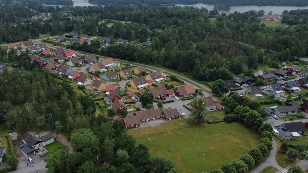 Hela området Göstas park är på 60 000 m2. En stor del är vilar på en gammal avfallsdeponi, som på mellan två till sju meters djup är fyllt med blandat innehåll, som sten, trä, tegel och eventuella bilvrak. 

