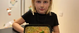 Alicia, 8, drygar ut veckopengen – lagar matlådor, säljer och investerar i aktier