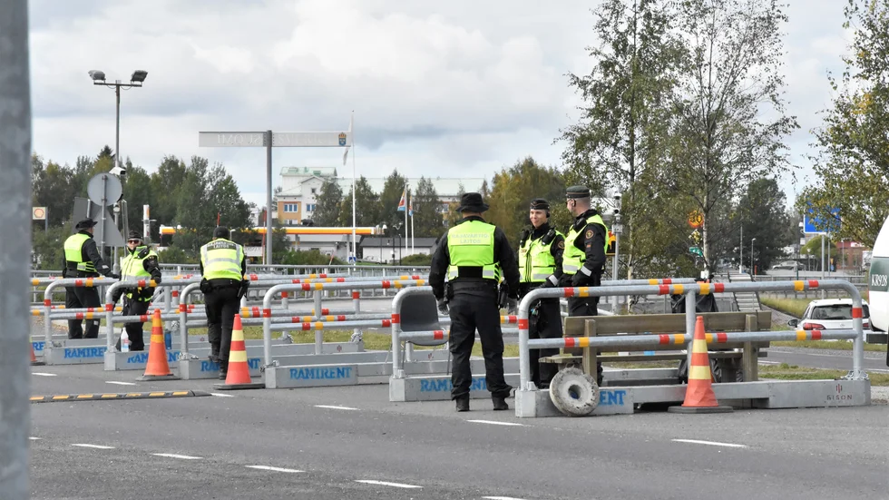 Den 23 februari slutar gränsbevakarna kontrollera intyg i Torneå.
