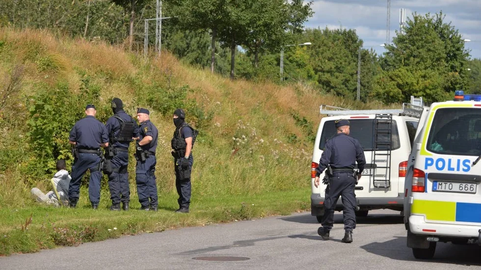 En av de misstänkta. Förekommer även i utredningen kring det avbrutna rånförsöket.