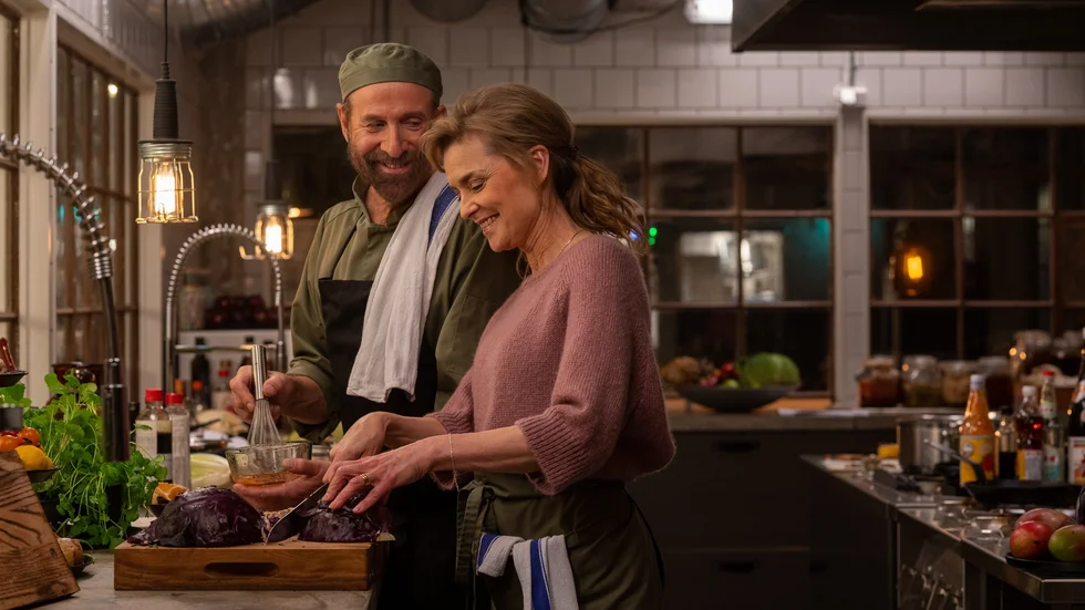Peter Stormare och Marie Richardson i "Tisdagsklubben". Pressbild.