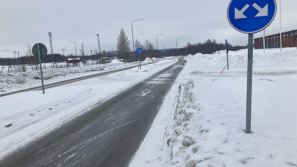 Dödsolyckan med två bilar inblandade inträffade efter Travbaneleden vid infarten till Boden Energi Arena.