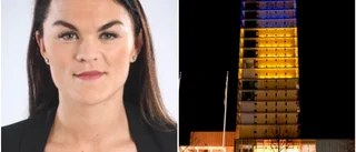 Kulturhuset tar ställning för Ukraina – ljussätter hela fasaden i flaggans färger: ”Symbol för ett viktigt budskap” • Enorm respons
