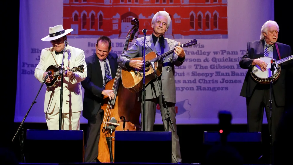 JD Crowe (längst till höger) spelar med Del McCoury (i mitten) vid en bluegrasskonsert 2012 i Nashville. Arkivbild.