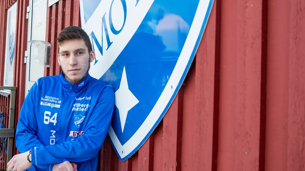 Maksim Plotnikov har kontrakt från september 2023 med IFK Motala. Men om det inte blir fred i Europa i sommar lär den ryske backen inte spela nästa säsong heller.