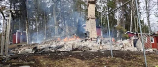 Brännskadade mannen vårdas på sjukhus
