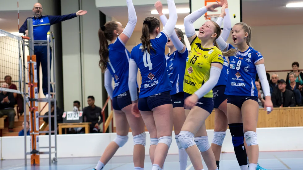 Norsjö jublar glatt efter 3–2-segern i säsongens sista hemmamatch.