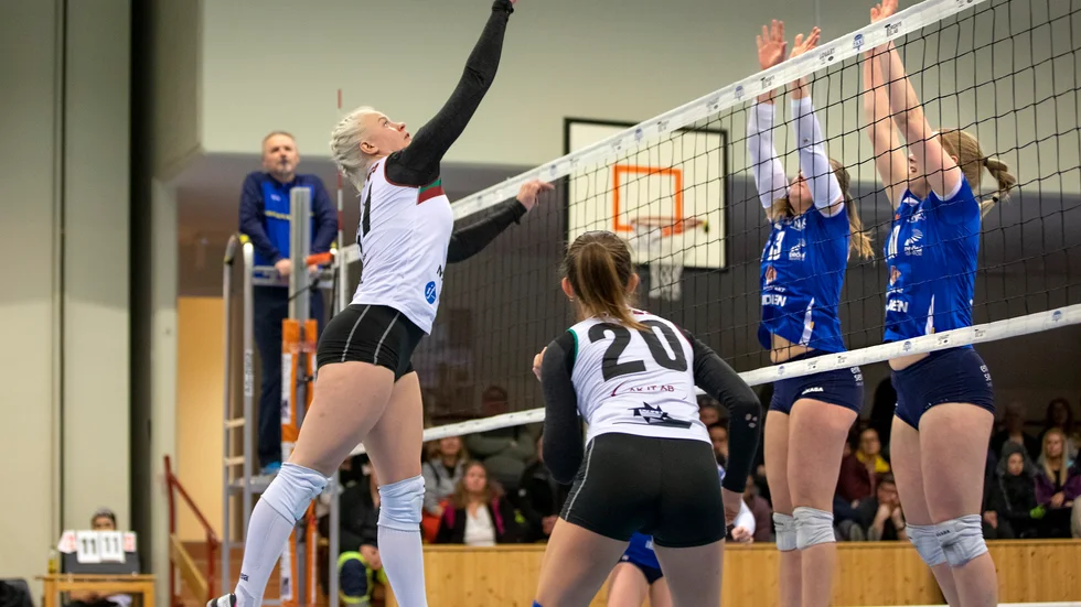 Sollentuna starkt. Gästande Sollentuna vann i tre raka set när laget gästade Norsjö. Serietvåan vann även seriefinalen i Umeå under söndagen.