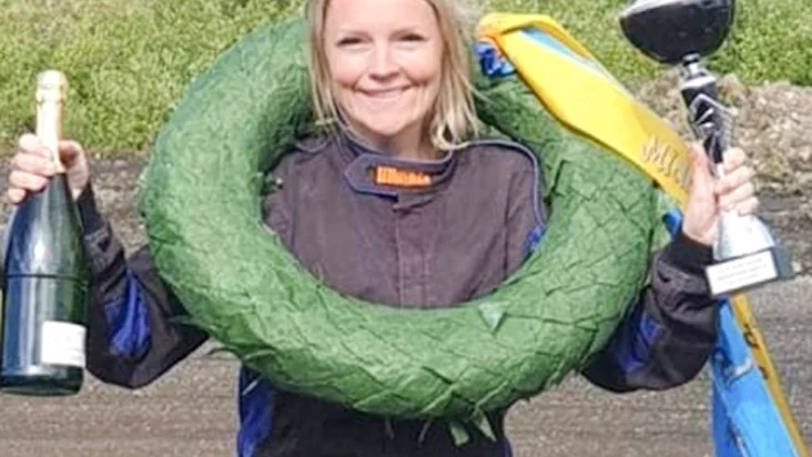 Jennika Jennerfors ångar på och efter helgens dubbla fullträffar så har hon tagit 146 segrar i folkrace.