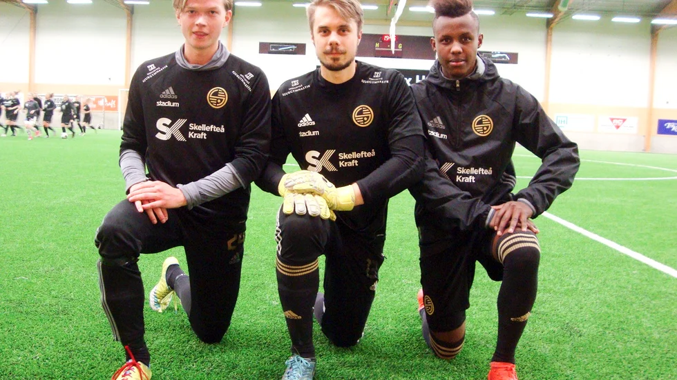 William Ögren, Erik Lundgren och Mustafe Ismail Ahmed är tre tilltänkta nyförvärv som tränade med Skellefteå FF under årets första bollpass.