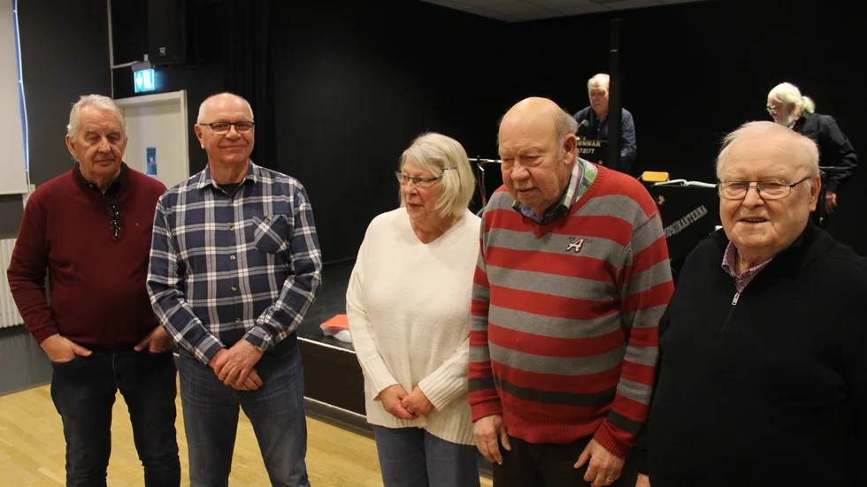 Nya styrelsen för IF Metalls pensionärsklubb i Finspång. Från vänster Stig Andersson, Kenneth Nyberg, Ann-Marie Olsson, Hans-Erik Svensson och Elving Arvidsson. Saknas gör Jan-Erik Svenblad.