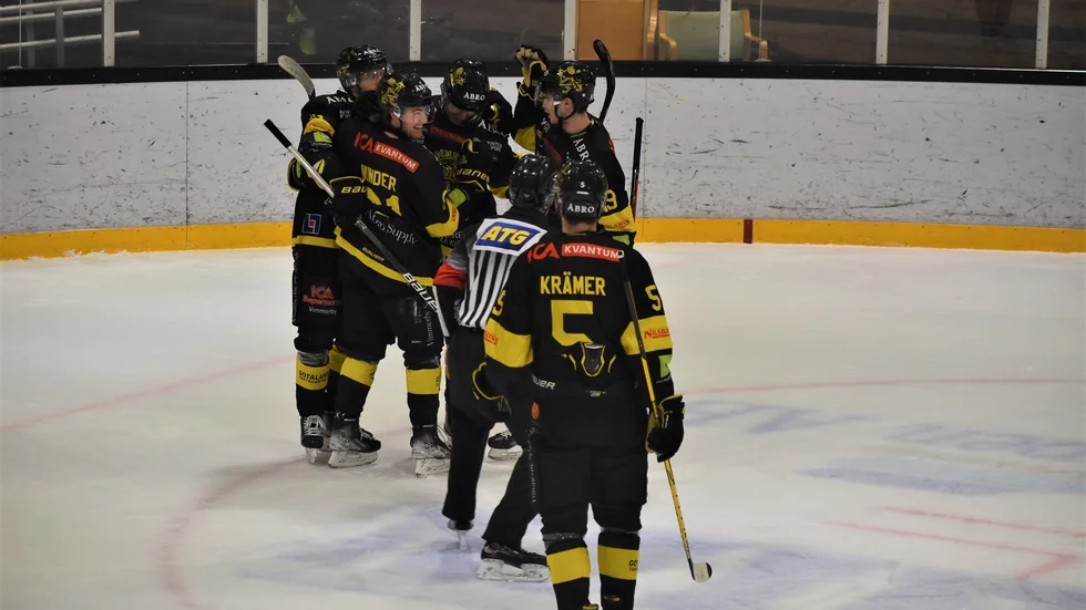 Vimmerby besegrade Skövde hemma i ishallen.
