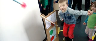 Familjeutställning på Skellefteå museum visar barn teknikens värld