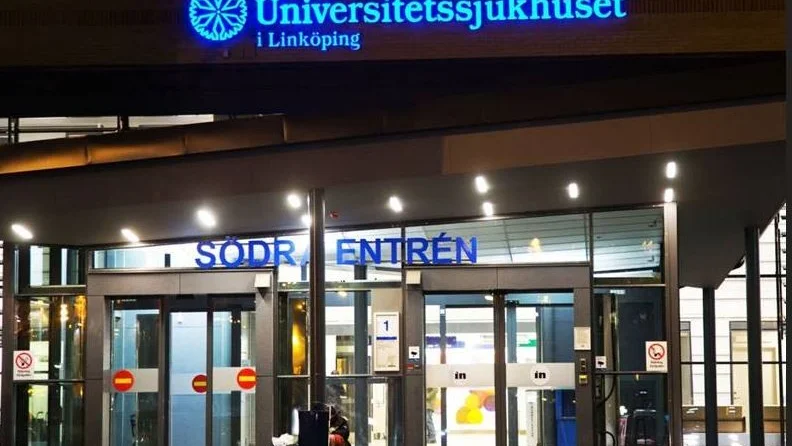 En kvinna avled i samband med en förlossning på Universitetssjukhuset i oktober förra året. 