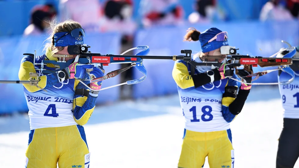 Elvira Öberg och Linn Persson under OS. I nästa vecka tävlar de i världscupen igen.