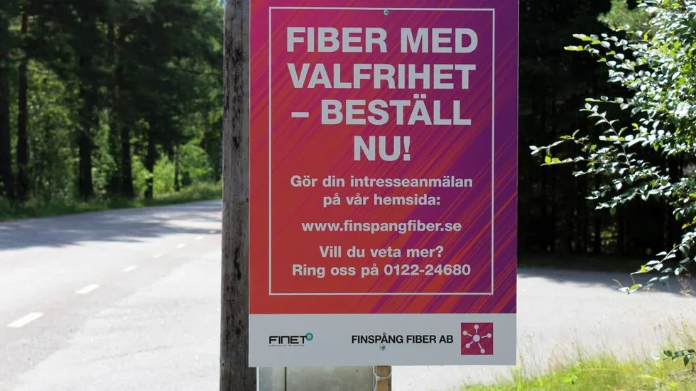 


Finspång Fiber AB försöker nu få så många som möjligt att anmäla sitt intresse för fiber. Här på infarten till Igelfors.



