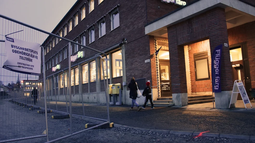 Flügger färg har varit i kontakt med polisen – som hänvisar till kommunen. 