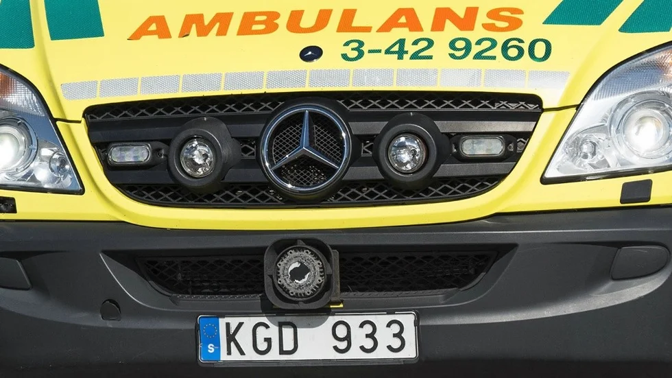 Ambulans Region Östergötergötland. Martina Bäck och Matilda Axelsson ambulanssjukvårdare